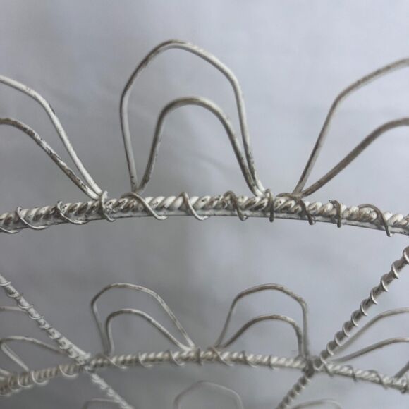 Fan Shaped White Metal Wire Table Top Photo Card Holder Cottage Core Shabby Chic - Picture 9 of 13